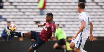El peruano Araujo se va con su Selección y no podrá estar ante Central por Copa Argentina\u002E