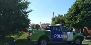 Se trataría de un Teniente de 46 años que cumple funciones en Brandsen (web)\u002E