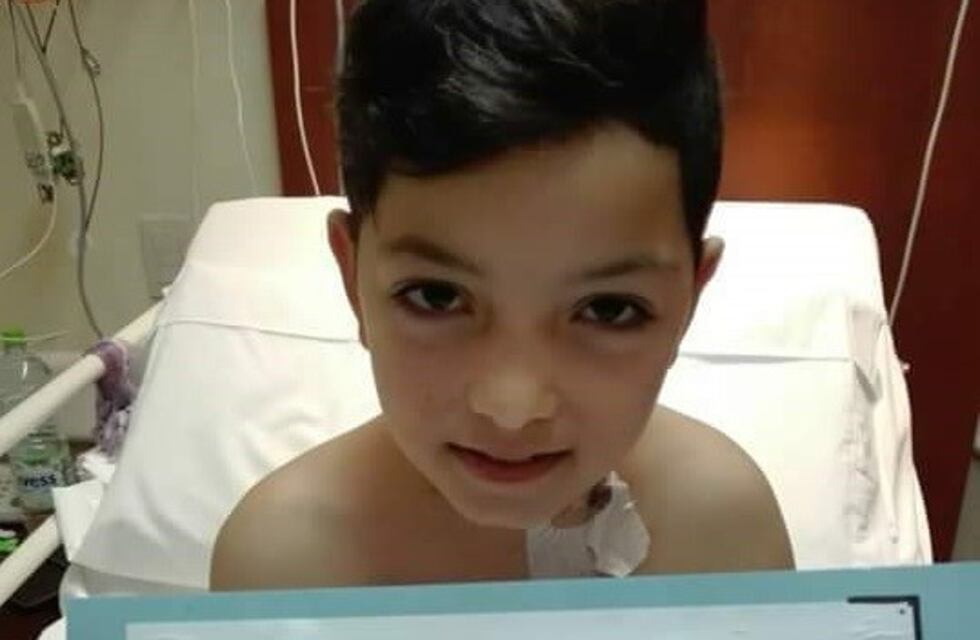 Tiene a su papá con leucemia y con tan solo 8 años le donó médula