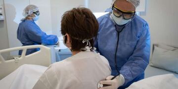 Los menores de 60 años ocupan el 60% de las camas.