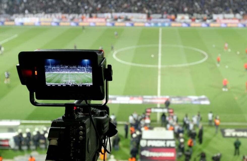 Televisación del fútbol: aprobaron el acuerdo con las empresas Fox y Turner
