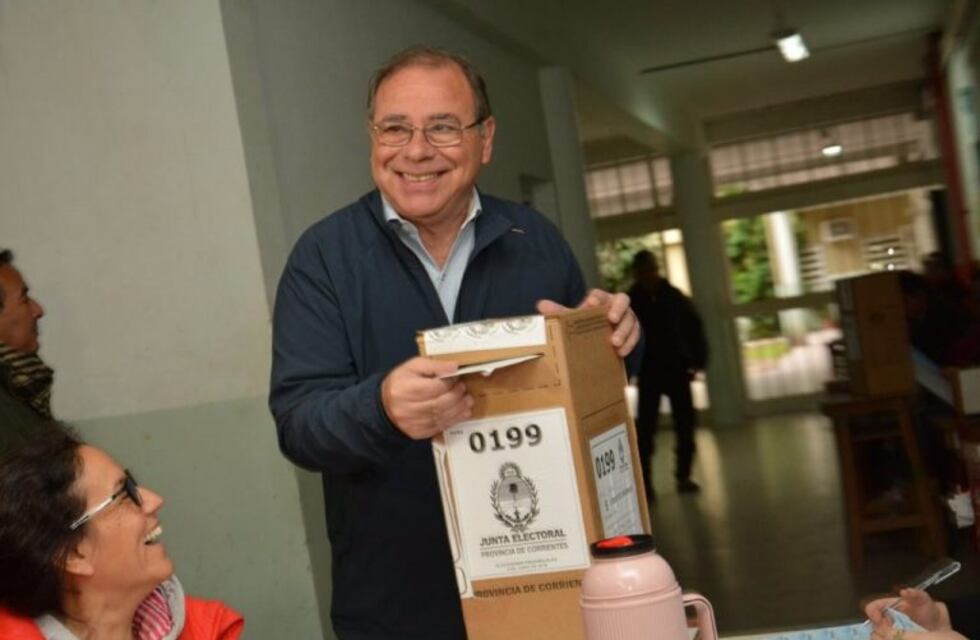 Eduardo Tassano ya votó y valoró el aporte democrático de los vecinos