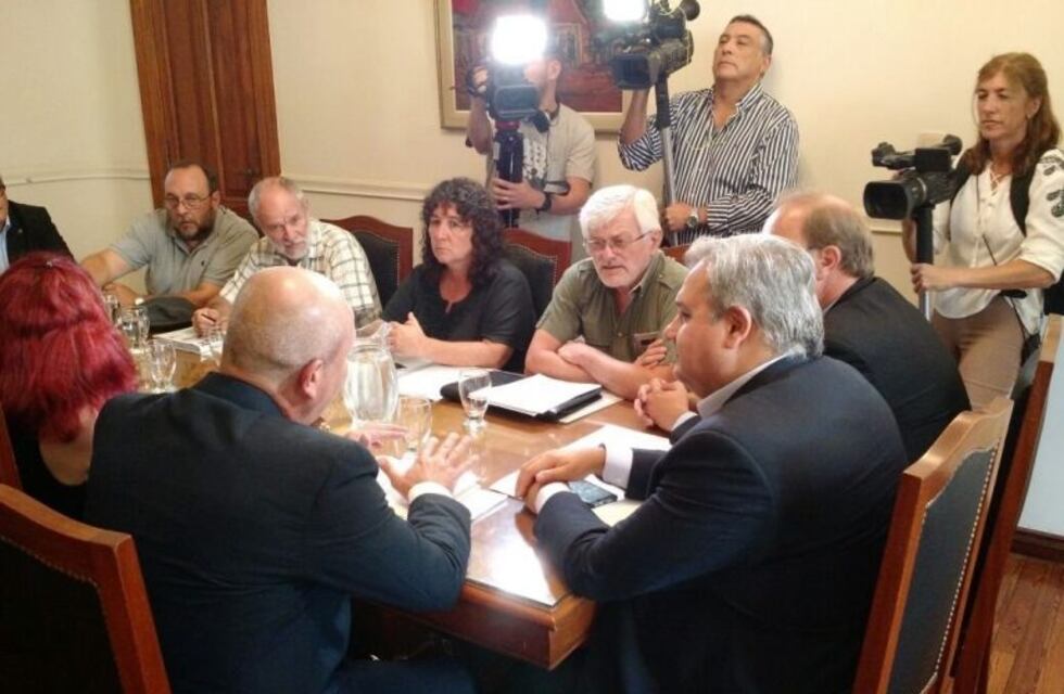 Los estatales rechazaron la primera oferta de aumento salarial del Gobierno de Santa Fe