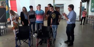 Entrega de sillas de ruedas y camas ortopédicas