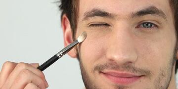 Maquillaje masculino: cada vez más hombres se animan al rímel y al rubor\u002E