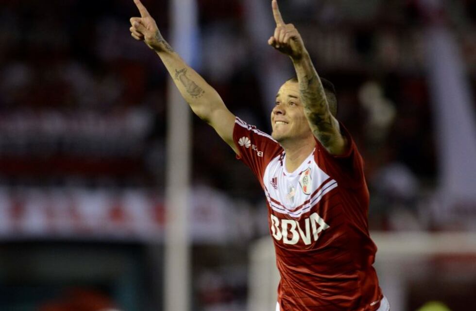 El Millonario ganó y se mantiene en la pelea