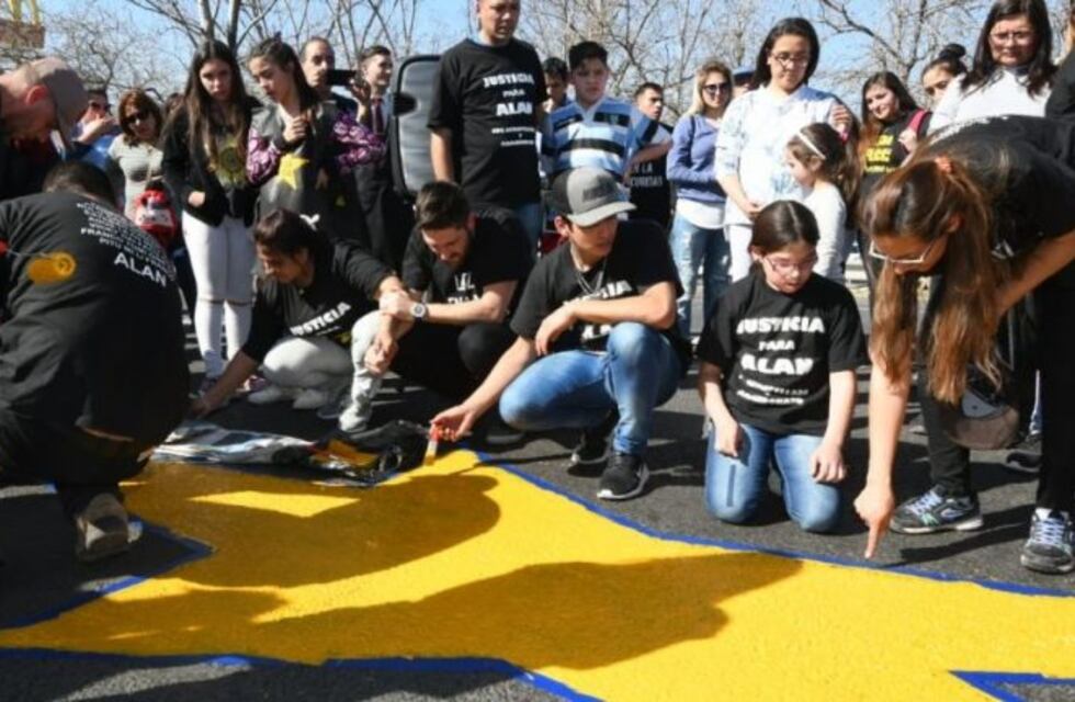 Pintaron una estrella amarilla en el lugar donde atropellaron y mataron a Alan