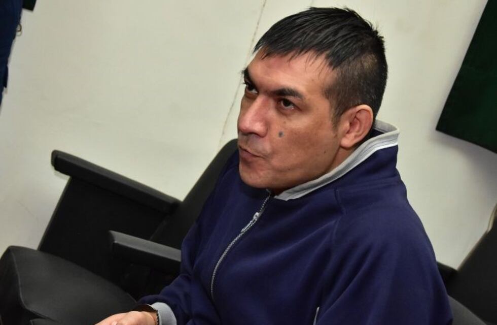 Un famoso asesino serial, a juicio por abusar y quemar a un compañero de celda