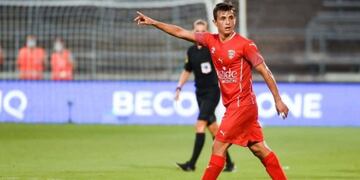 El ex Talleres, titular en un debut goleador\u002E