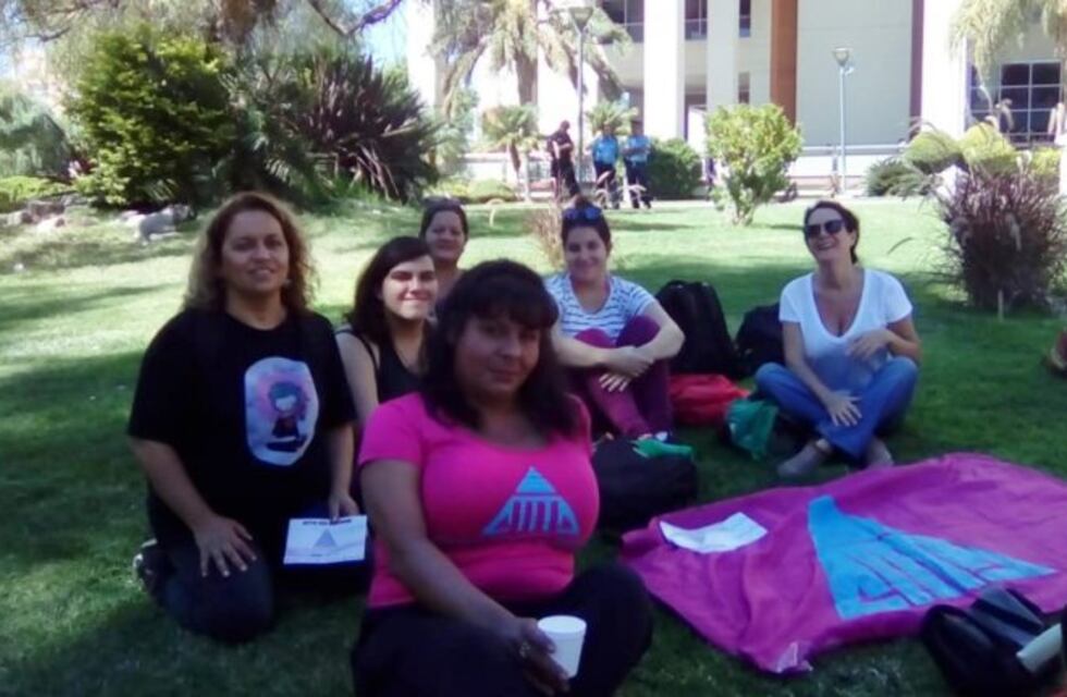 Con ropa de trabajo, trans marchan por la inserción en el mercado laboral