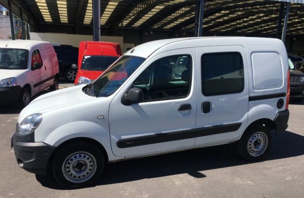 Carlos Paz: se robaron un auto con un niño adentro