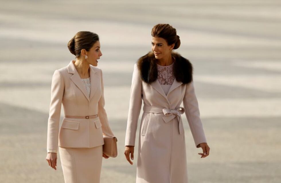 ¿Por qué Juliana Awada y la Reina Letizia aparecieron vestidas casi iguales?