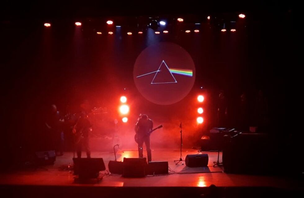 Espectacular presentación de "The Lunatics" en la sala Nini Marshall