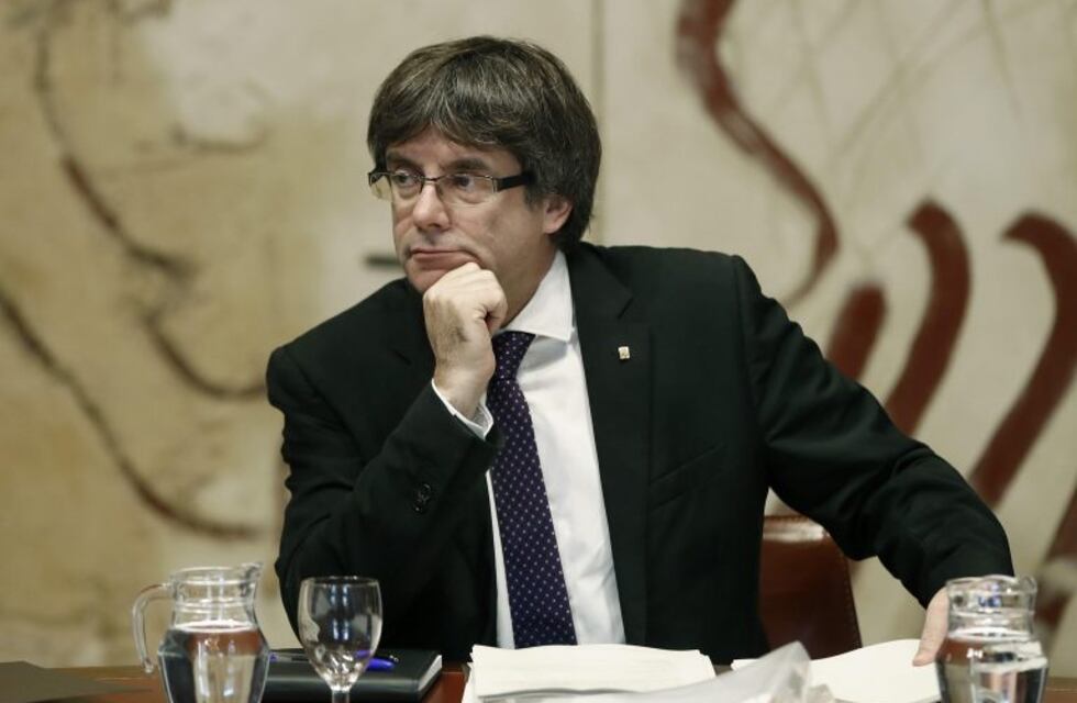 Puigdemont respondió al ultimátum de Rajoy y advirtió que el Parlamento catalán votaría la independencia