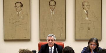Alberto Fernández, el jueves, durante la conferencia 'América Latina y Europa: desafíos del proceso de integración' que ha ofrecido en la sala constitucional del Congreso de los Diputados de España\u002E Crédito: EFE/ Kiko Huesca\u002E