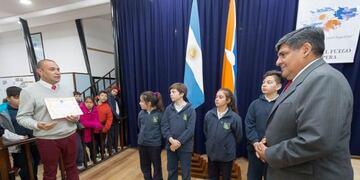 Alumnos visitan la Legislatura de TDF