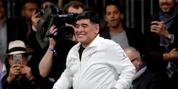 Diego Maradona recibió el alta y lo celebró bailando un vallenato\u002E (Foto: REUTERS/Arnd Wiegmann)