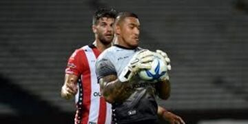 Arrancó el año atajando en Instituto y lo termina puntero con San Martín\u002E Nacho Arce, ante su ex equipo\u002E