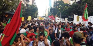 Multitudinaria marcha