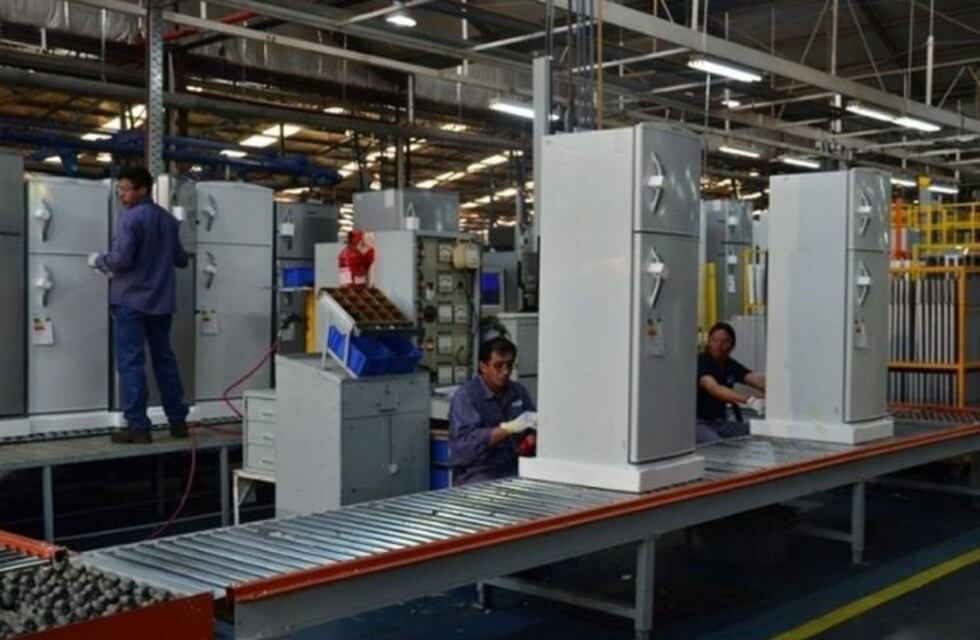 Se reactiva la industria pese a la pandemia: línea blanca tomó a 400 empleados