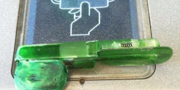 Detienen a un individuo que colocaba clonadores de tarjeta en cajeros del microcentro