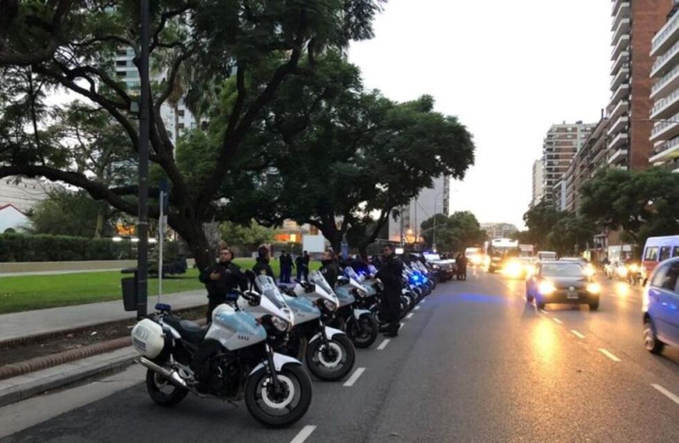 Nada para Rosario: Santa Fe capital recibe 150 policías federales desde Buenos Aires