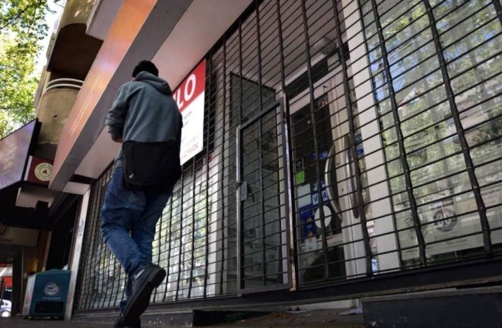 Cansados de los robos, cierran su local y venden por Internet