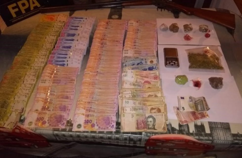 Carlos Paz: un peluquero fue capturado con drogas, arma y con mucho dinero en efectivo