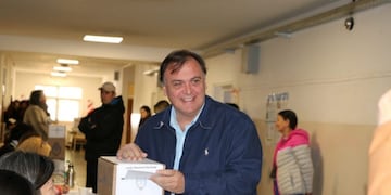 Intendente Belloni votó y recordó a Néstor Kirchner a 9 años de su fallecimiento