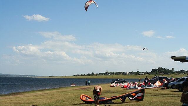 El grave episodio con el entrenador de kitesurf ocurrió en el Lago Los Molinos\u002E