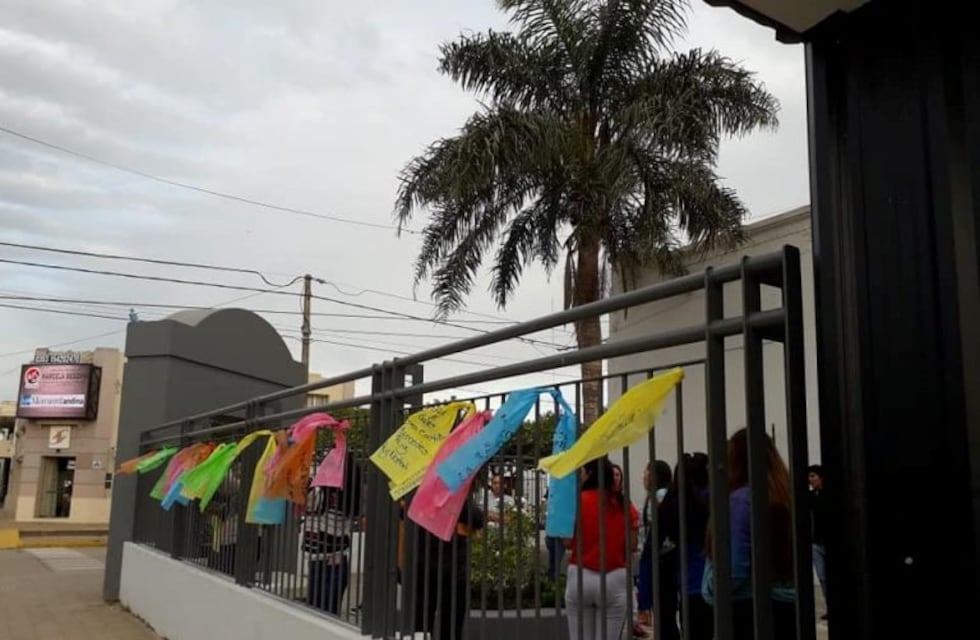 Profesor renunció a su cargo por "presión moral" sobre su condición sexual