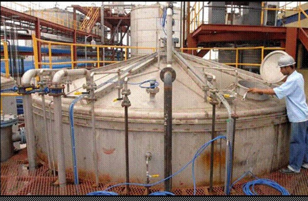 La Universidad Nacional puso a disposición dos tanques para almacenar alcohol medicinal