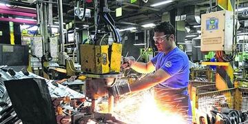 La actividad industrial cayó 15,9 por ciento en marzo\u002E (Archivo)