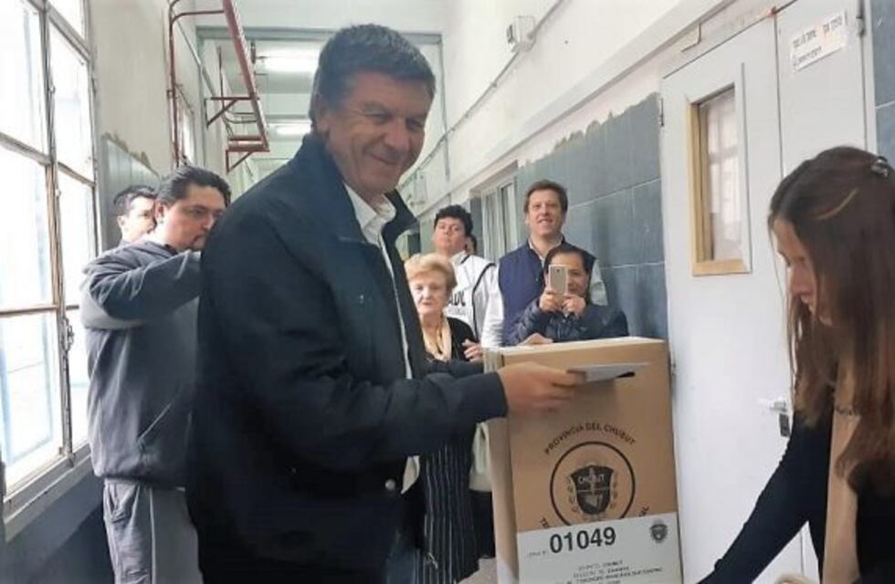 PASO Chubut: Menna votó y consideró que hoy es un momento de reflexión