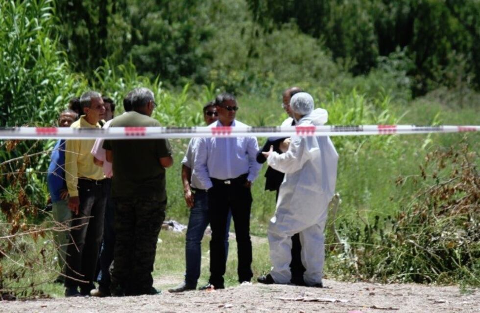 Hallaron el cadáver de una mujer en un descampado
