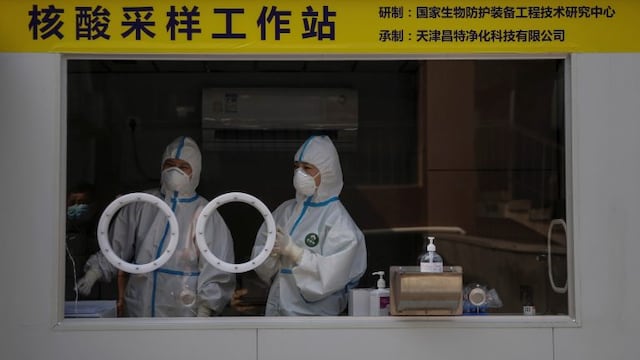 China decide aislar 11 millones de habitantes (EFE/EPA/WU HONG)
