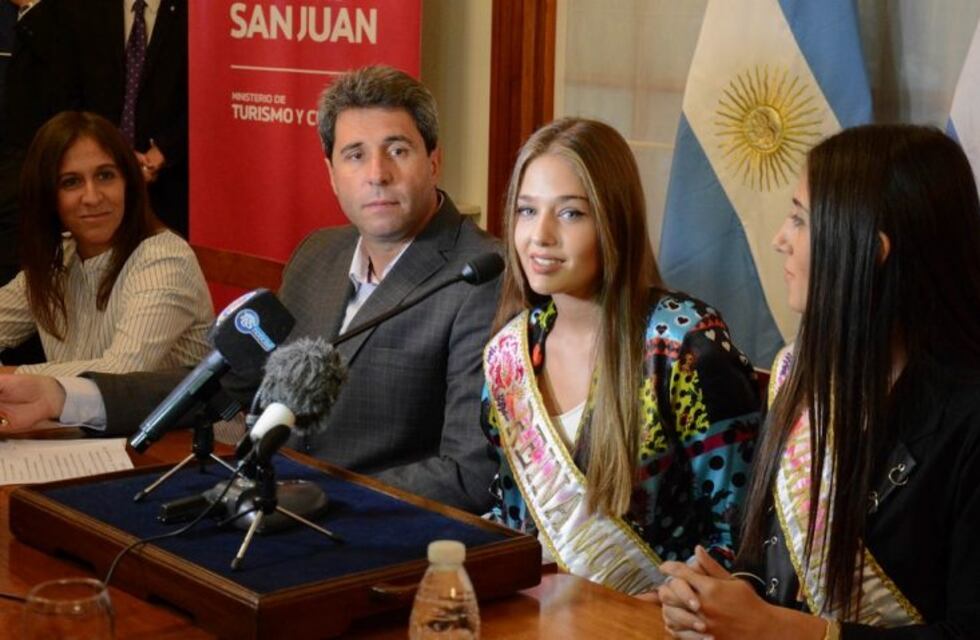 Reina y Virreina del Sol recibieron unos premiazos