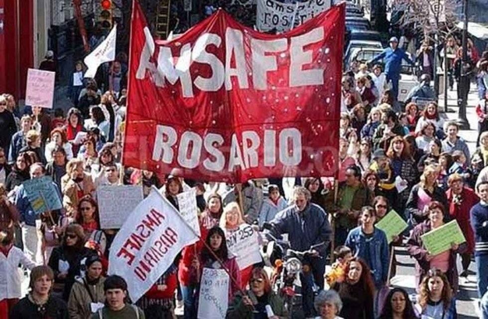 Amsafe pide apartar a un docente: "Es misógino, antidemocrático y tiene una mirada oscurantista"