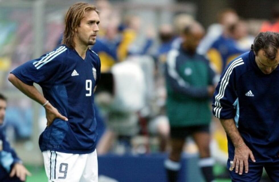 Batistuta contó cómo vivió su reencuentro con Bielsa, al que no veía desde 2002