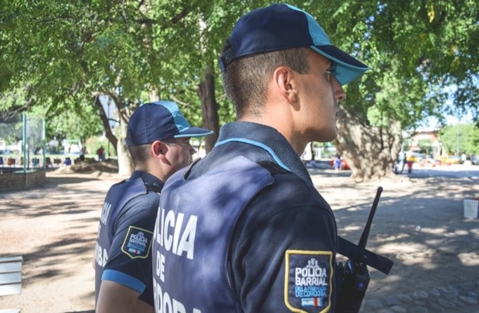 Un policía salvó a un nene de dos años de ahogarse en una pileta