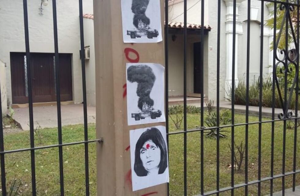 Pegaron carteles contra Patricia Bullrich en un edificio de Gendarmería en Salta
