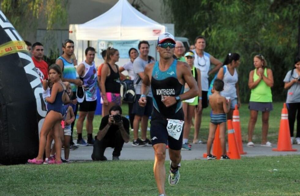 Atletas de Arroyito con buena participación en el Triatlón de Villa María