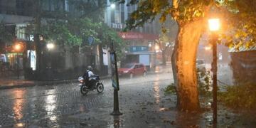 Fuerte lluvia se precipitó en Mendoza\u002E