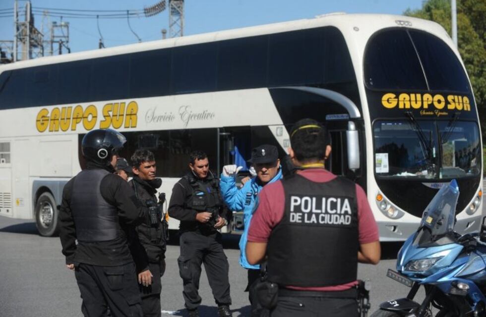 Coronavirus: detuvieron a otro micro con extranjeros procedentes de Mendoza