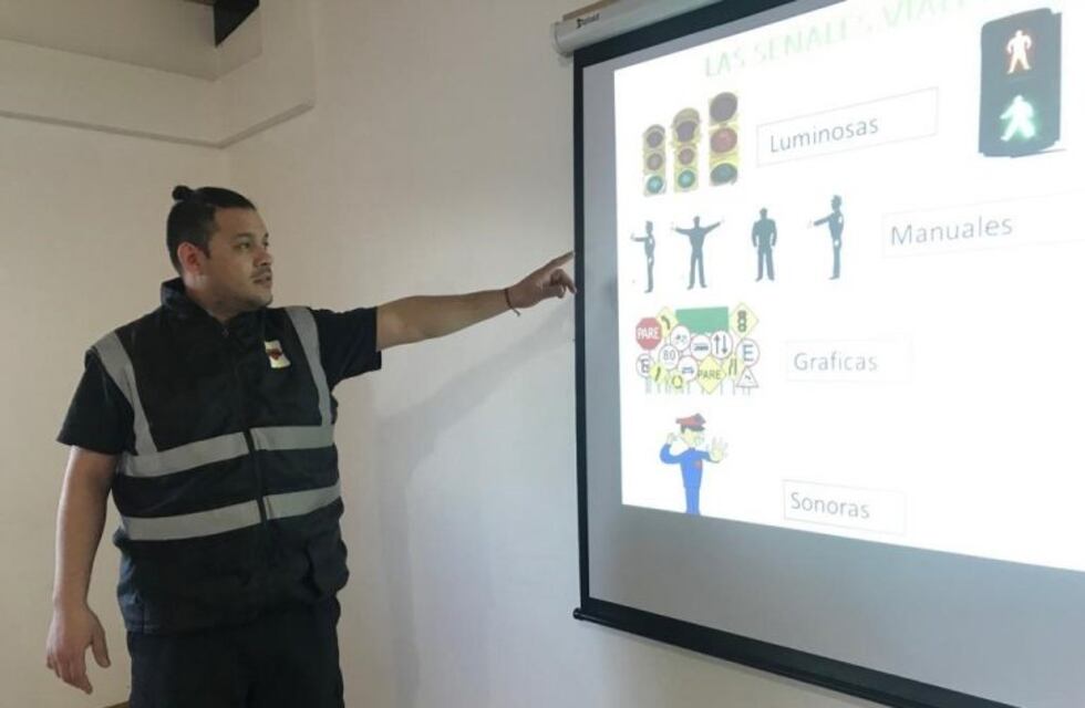 Cada mes se realiza el curso de capacitación para sacar la licencia de conducir