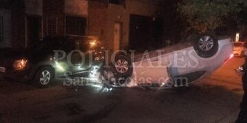Un Toyota Corolla y una Renault Duster, los dos vehículos involucrados\u002E (Policiales San Nicolás)