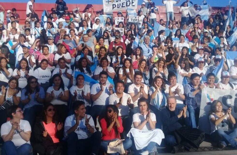 Entusiasta espera para iniciar la marcha de Mauricio Macri en Jujuy