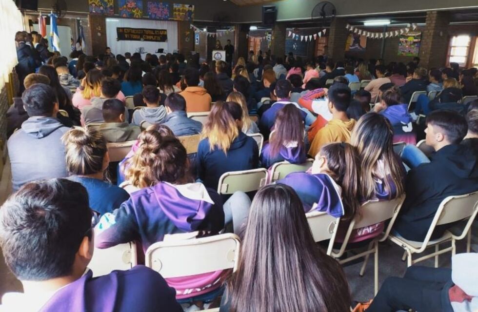 La Escuela Mahatma Gandhi celebró la primera década de su nombre