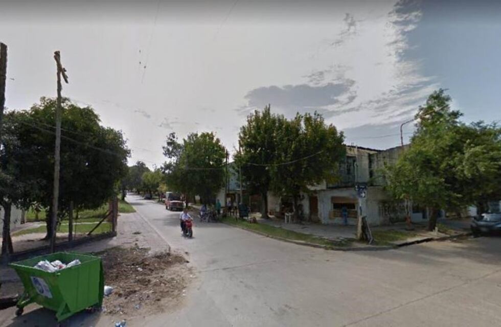 Cayó con la moto y lo asaltaron mientras estaba caído