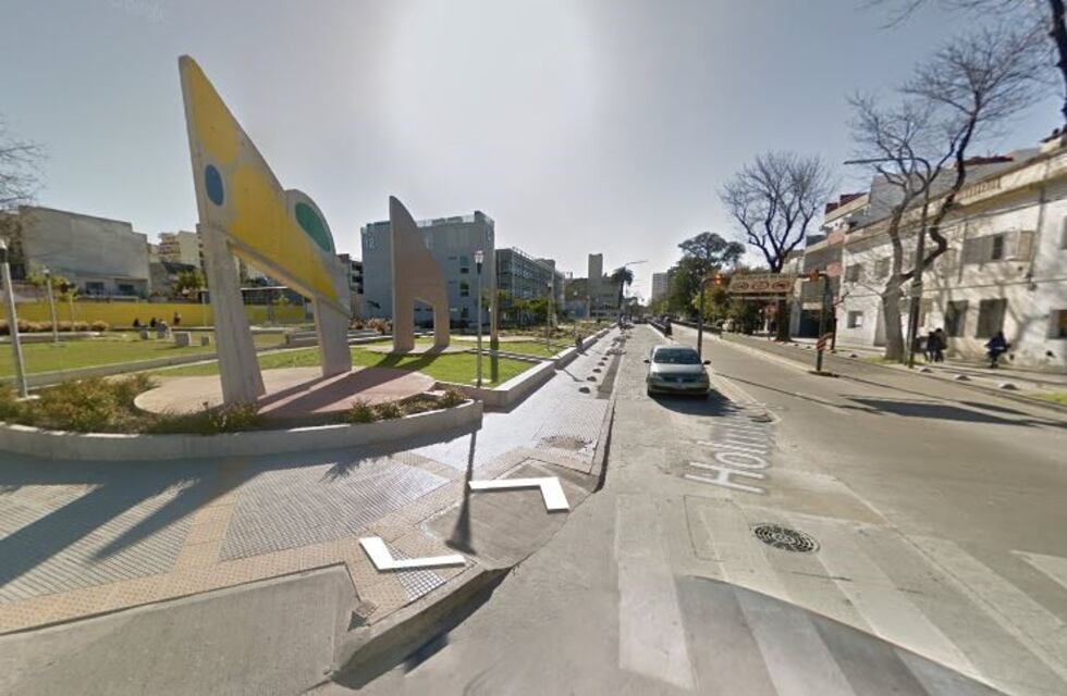 Ataque homofóbico: un hombre hirió con un látigo a dos jóvenes que estaban en una cita en una plaza de Villa Urquiza